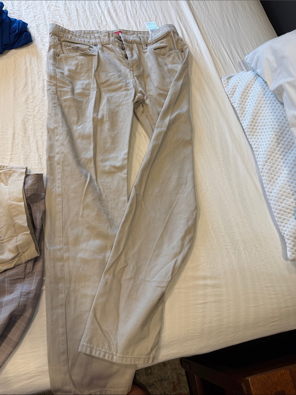 Guess Men's Khaki Straight-Leg Chinos - Light Tan